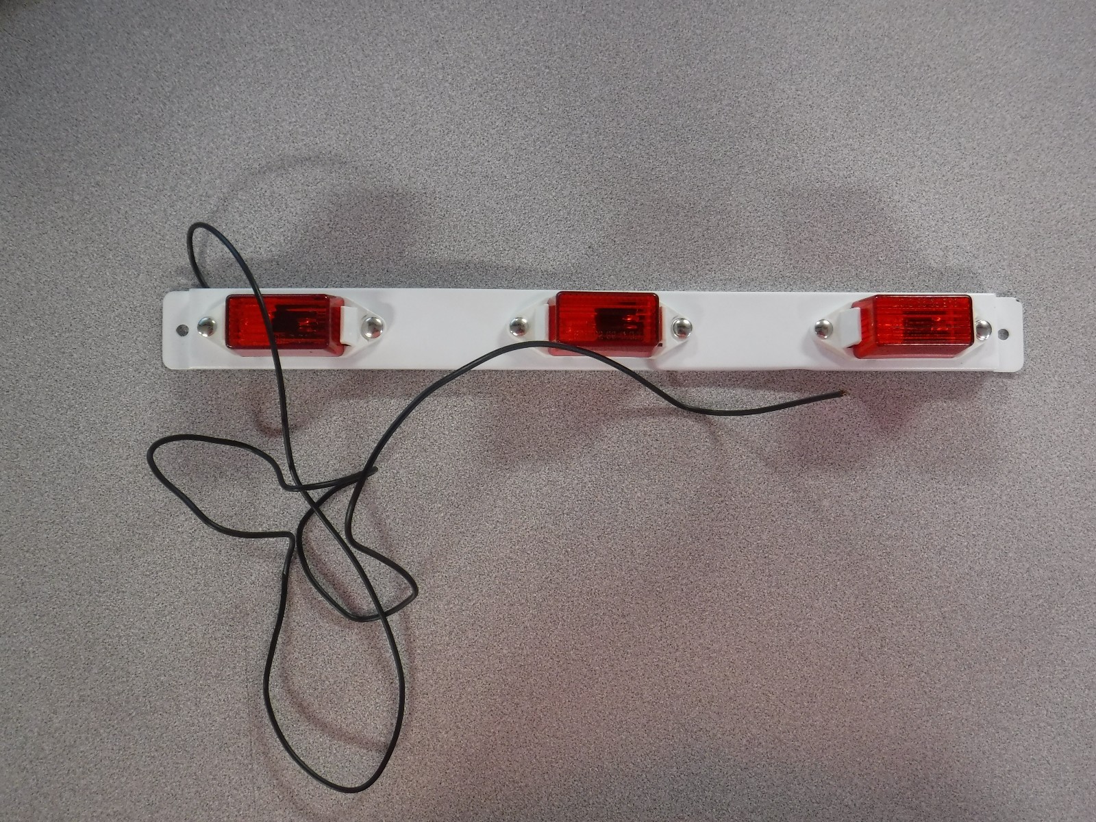 New Optronics MC99RBP Id Light Bar White/red (M)